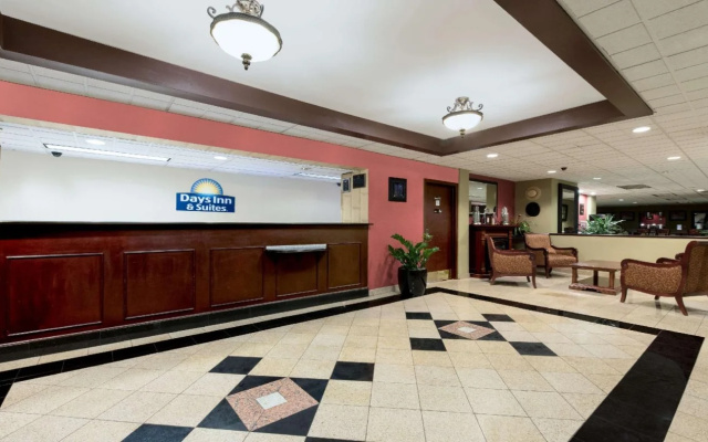 photo 2 of Rodeway Inn