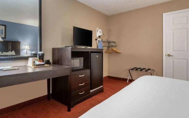 photo 5 of Rodeway Inn