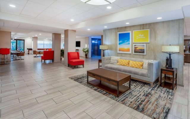 photo 2 of Days Inn & Suites by Wyndham Denver International Airport