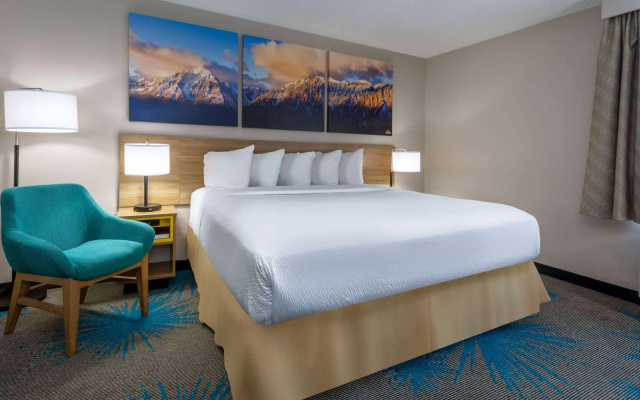 photo 4 of Days Inn & Suites by Wyndham Denver International Airport