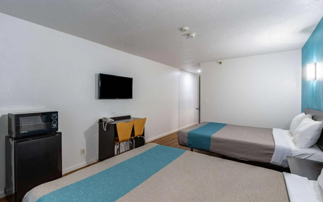 photo 4 of Motel 6 Fountain Valley, CA - Huntington Beach Area