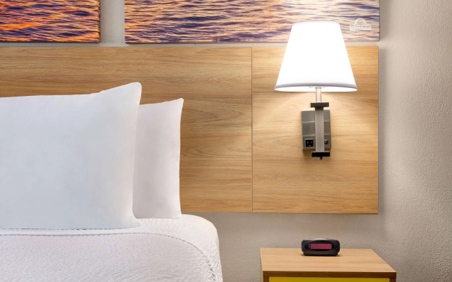 photo 5 of Days Inn by Wyndham Kansas City International Airport