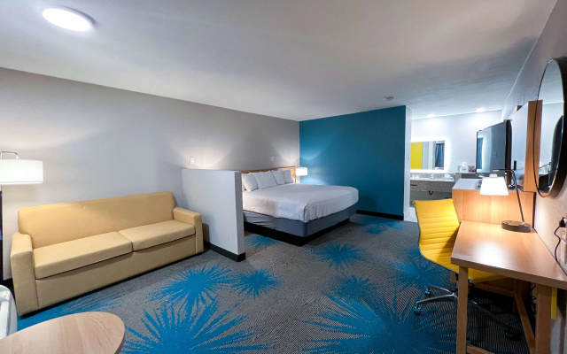 photo 4 of Days Inn & Suites by Wyndham Santa Rosa