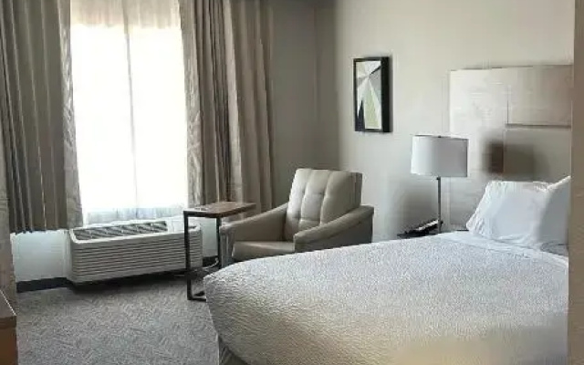 photo 4 of Garner Hotel Phoenix Northwest – Surprise by IHG