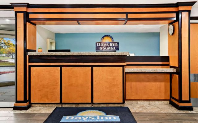 photo 2 of Days Inn & Suites by Wyndham Warren