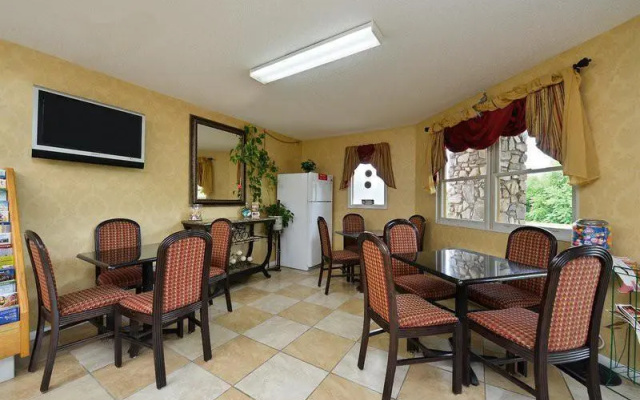 photo 4 of Days Inn