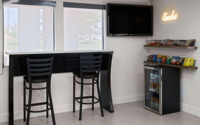 photo 2 of Days Inn by Wyndham Acworth