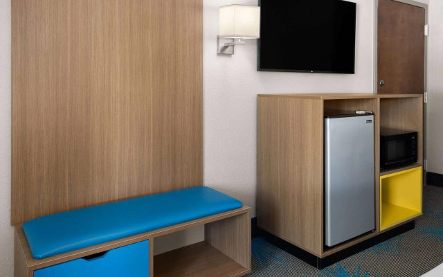 photo 4 of Days Inn by Wyndham Acworth