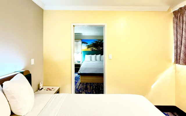 photo 2 of Days Inn by Wyndham Los Angeles LAX Airport/Stadium Area