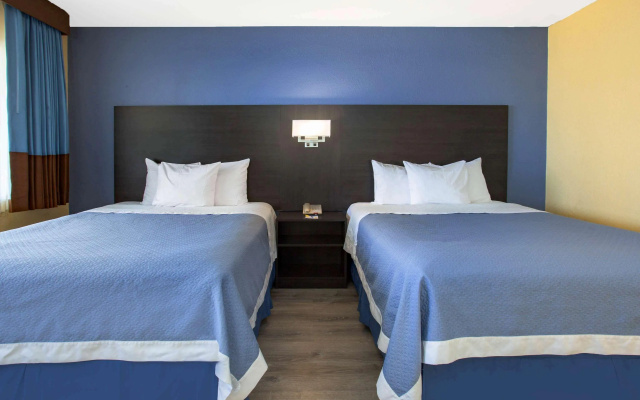 photo 4 of Days Inn Airport - Phoenix