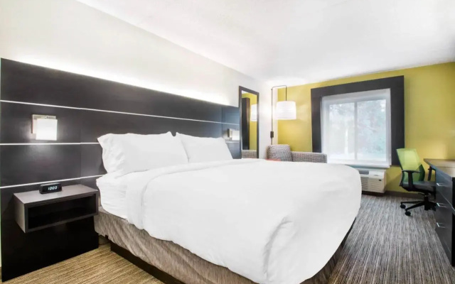 photo 5 of Holiday Inn Express and Suites Albany Airport Wolf Road