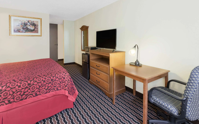 photo 2 of Days Inn by Wyndham Albion
