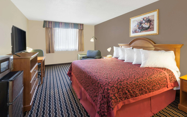 photo 4 of Days Inn by Wyndham Albion