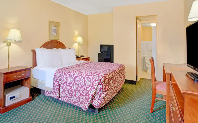 photo 2 of Days Inn by Wyndham Alexandria South