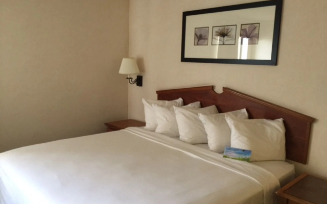 photo 4 of Days Inn & Suites Denver International Airport