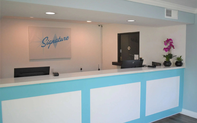 photo 2 of Signature Anaheim Maingate