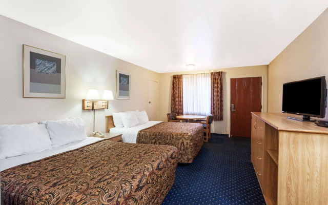 photo 3 of Days Inn by Wyndham Anaheim West