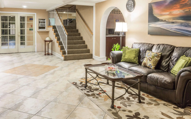 photo 2 of Quality Inn & Suites Altamonte Springs Orlando-North