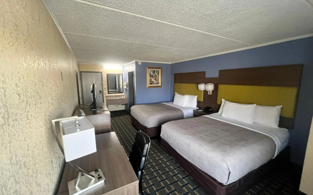 photo 3 of Quality Inn & Suites near Six Flags East