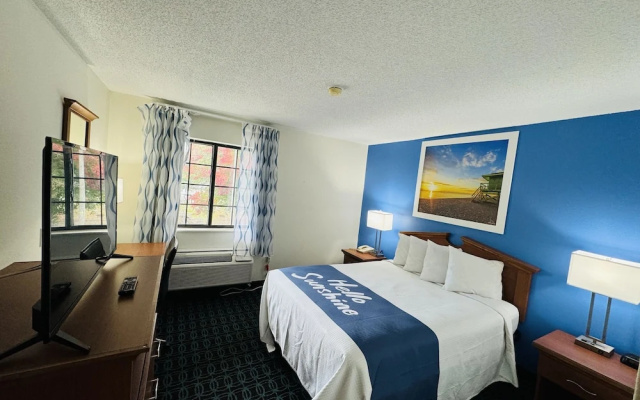 photo 3 of Days Inn & Suites Cambridge