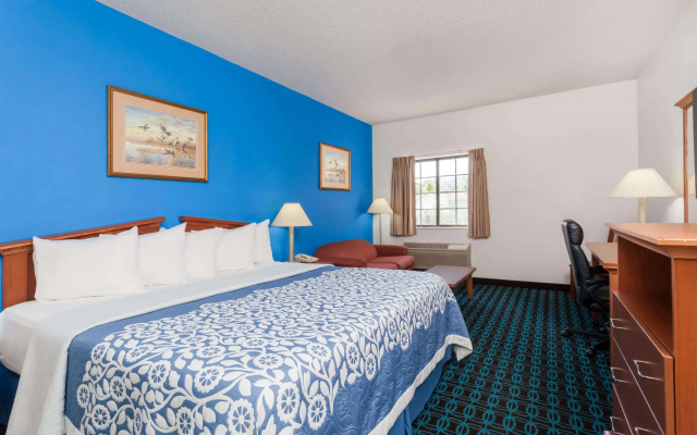 photo 4 of Days Inn & Suites by Wyndham Cambridge