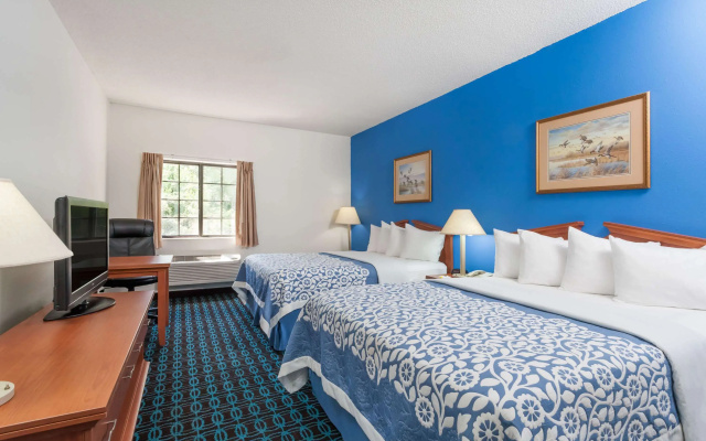 photo 5 of Days Inn & Suites by Wyndham Cambridge