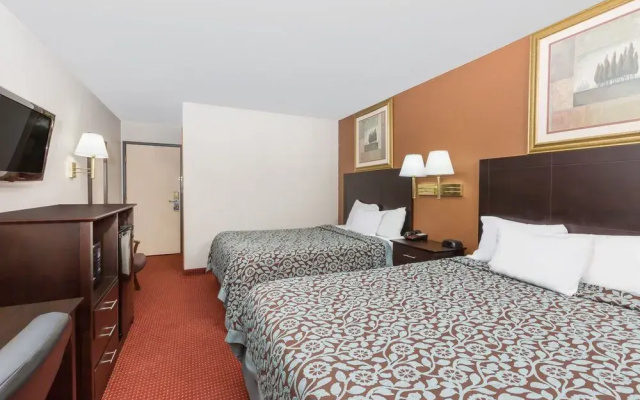photo 4 of Days Inn And Suites Des Moines Airport
