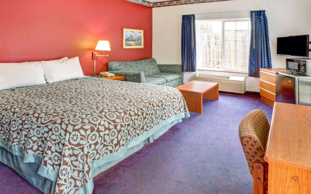 photo 2 of Days Inn & Suites by Wyndham Gresham