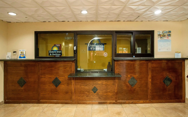 photo 2 of Days Inn & Suites by Wyndham Houston North/Aldine
