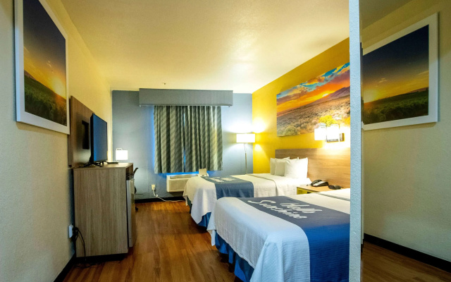 photo 4 of Days Inn & Suites by Wyndham Houston North/Aldine