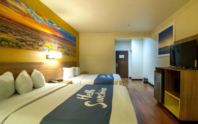 photo 5 of Days Inn & Suites by Wyndham Houston North/Aldine