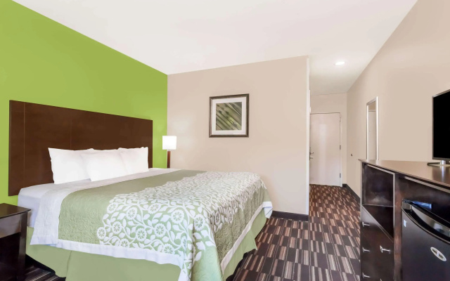 photo 4 of Days Inn & Suites By Wyndham Jamaica Jfk Airport