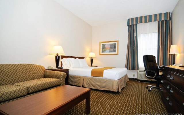 photo 3 of Days Inn & Suites by Wyndham Lafayette IN