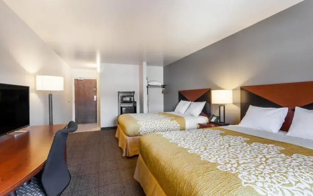 photo 3 of Days Inn And Suites Lancaster Amish Country
