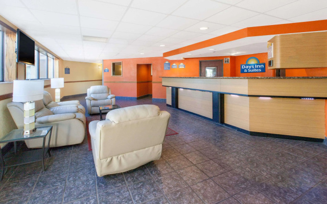 photo 2 of Days Inn & Suites by Wyndham Madison Heights MI