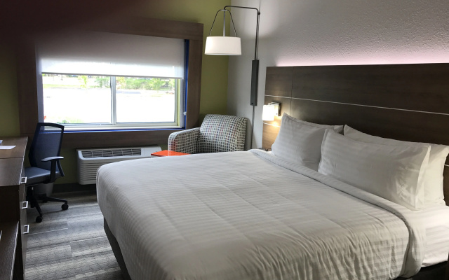 photo 2 of Holiday Inn Express Naples South I-75 by IHG
