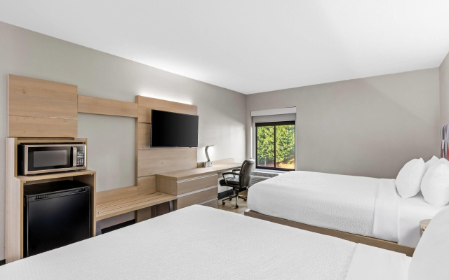 photo 5 of Days Inn & Suites by Wyndham Peachtree Corners/Norcross