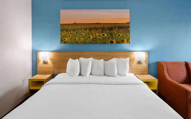 photo 3 of Days Inn & Suites by Wyndham Northwest Indianapolis