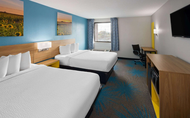 photo 5 of Days Inn & Suites by Wyndham Northwest Indianapolis