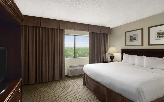 photo 5 of Days Inn & Suites by Wyndham Omaha NE