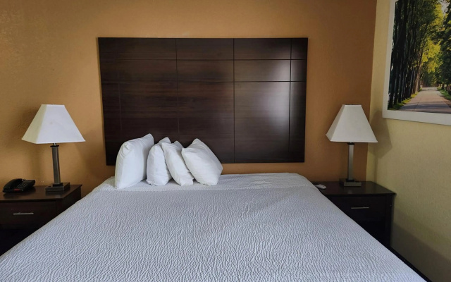 photo 4 of Studio 6 Suites – Pasadena, TX