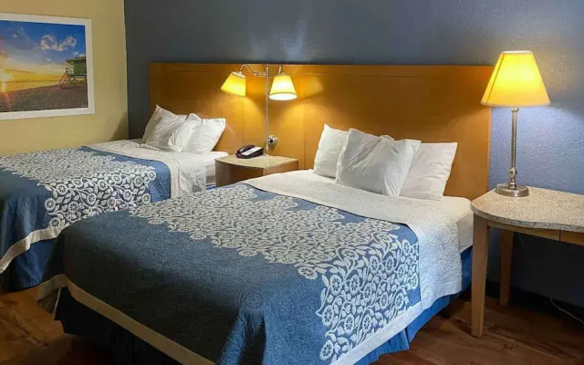 photo 4 of Days Inn & Suites By Wyndham Savannah Gateway/I-95 And 204