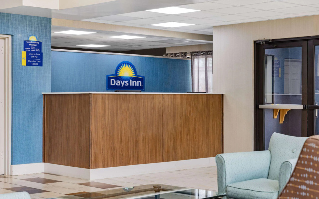 photo 2 of Days Inn & Suites by Wyndham Savannah Midtown