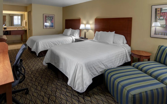 photo 4 of Days Inn And Suites Scottsdale North