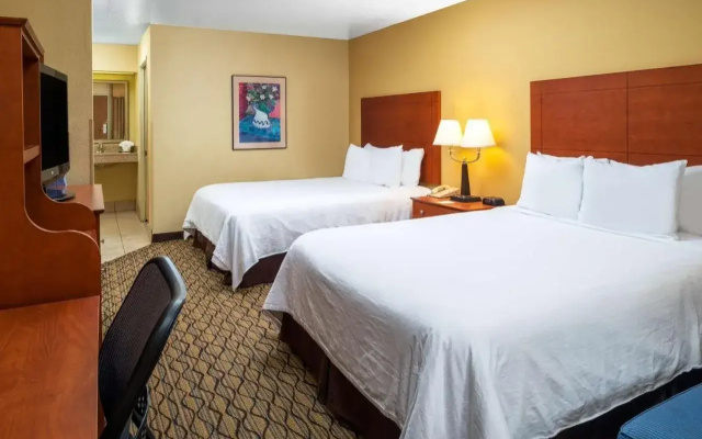 photo 5 of Independence 47 Hotel