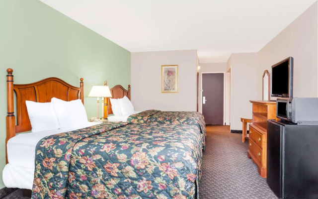 photo 3 of Days Inn & Suites by Wyndham SE Columbia Ft Jackson