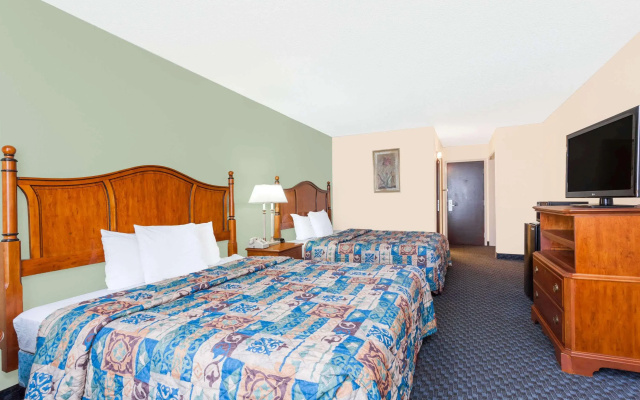 photo 4 of Days Inn & Suites by Wyndham SE Columbia Ft Jackson