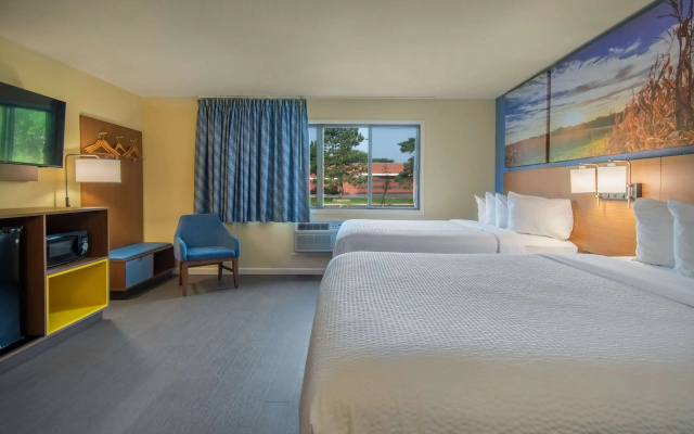 photo 4 of Days Inn & Suites by Wyndham Waterloo