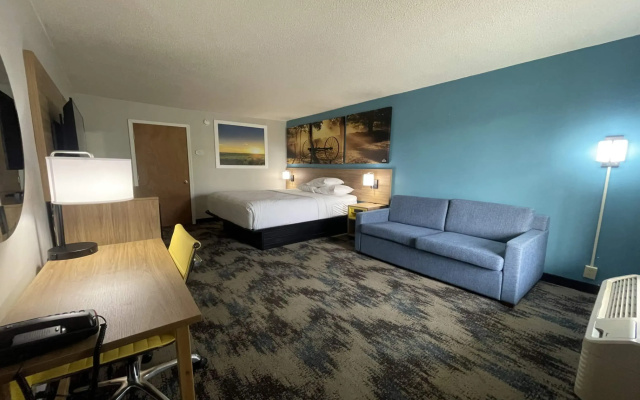 photo 3 of Days Inn & Suites by Wyndham York