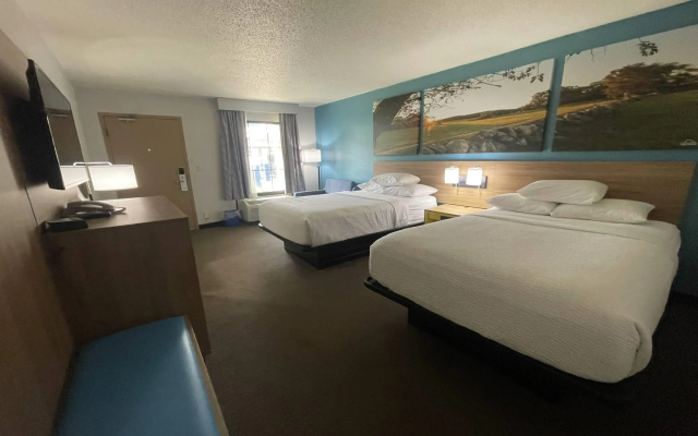 photo 4 of Days Inn & Suites by Wyndham York